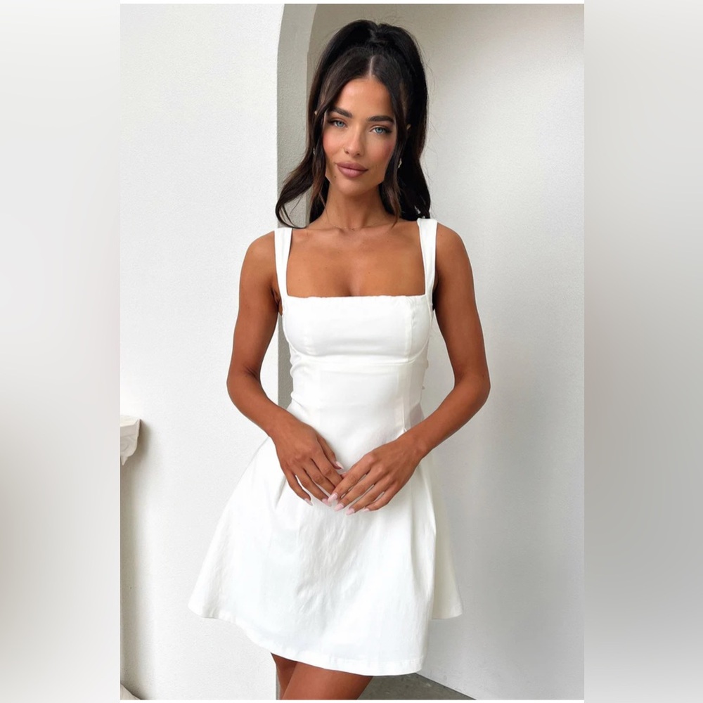 Chic White Sleeveless Mini Dress - Picture 5 of 16